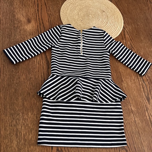 H&M Girls Stripes Peplum Dress Size 6-8yrs - Picture 3 of 9